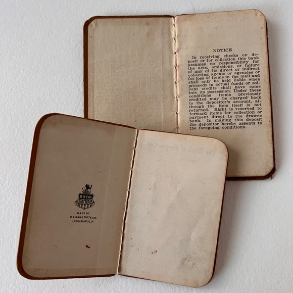 Vintage ephemera leather bank books 1920 & 1930's - Picture 2 of 3